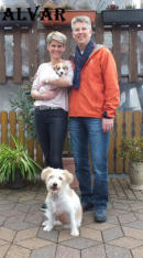 Simone und Achim mit Alvar und Deeke